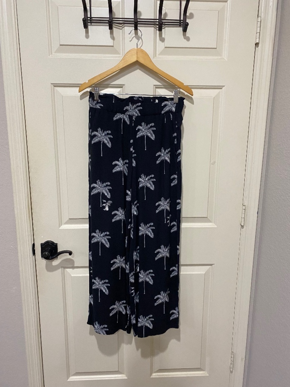 Ann Taylor Petite Palm Print Wide Leg Pants Small